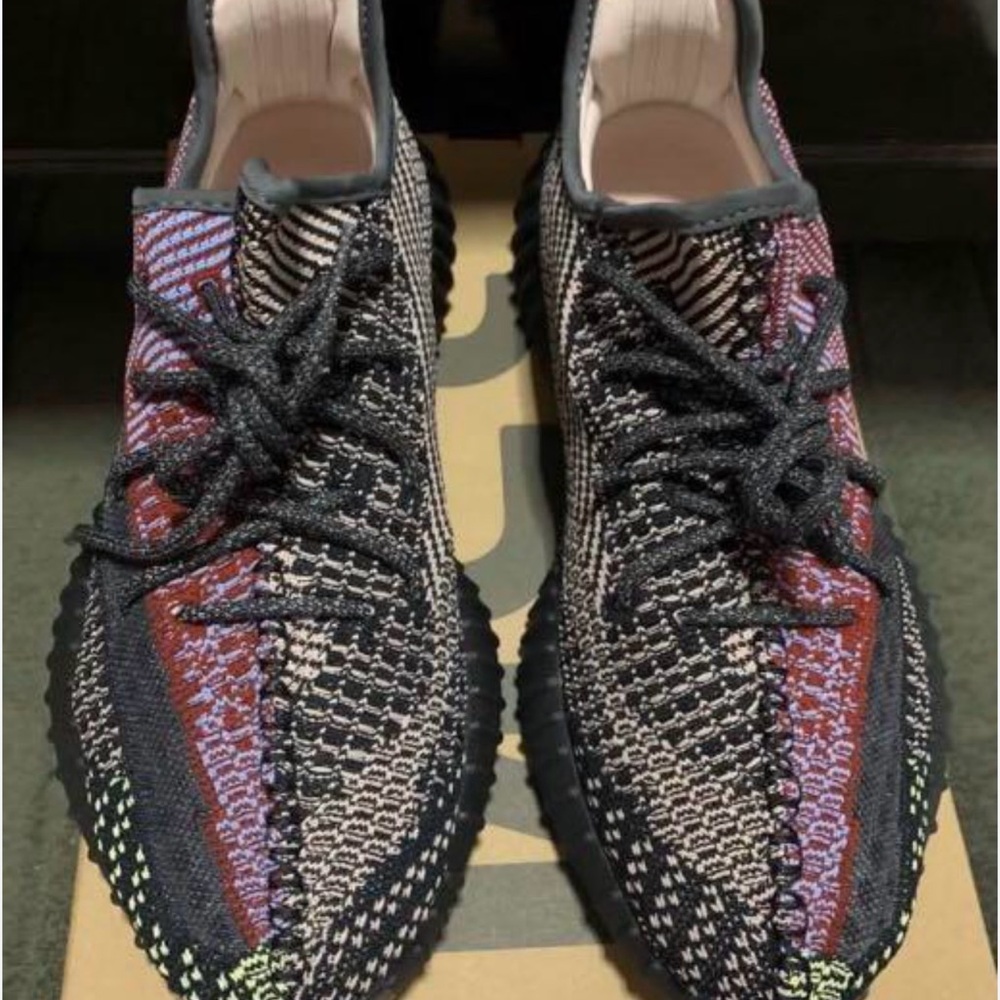 YEEZY BOOST 350 V2 , men’s Fashion, Footwear
Like a brand new size US 11
#ADIDAS